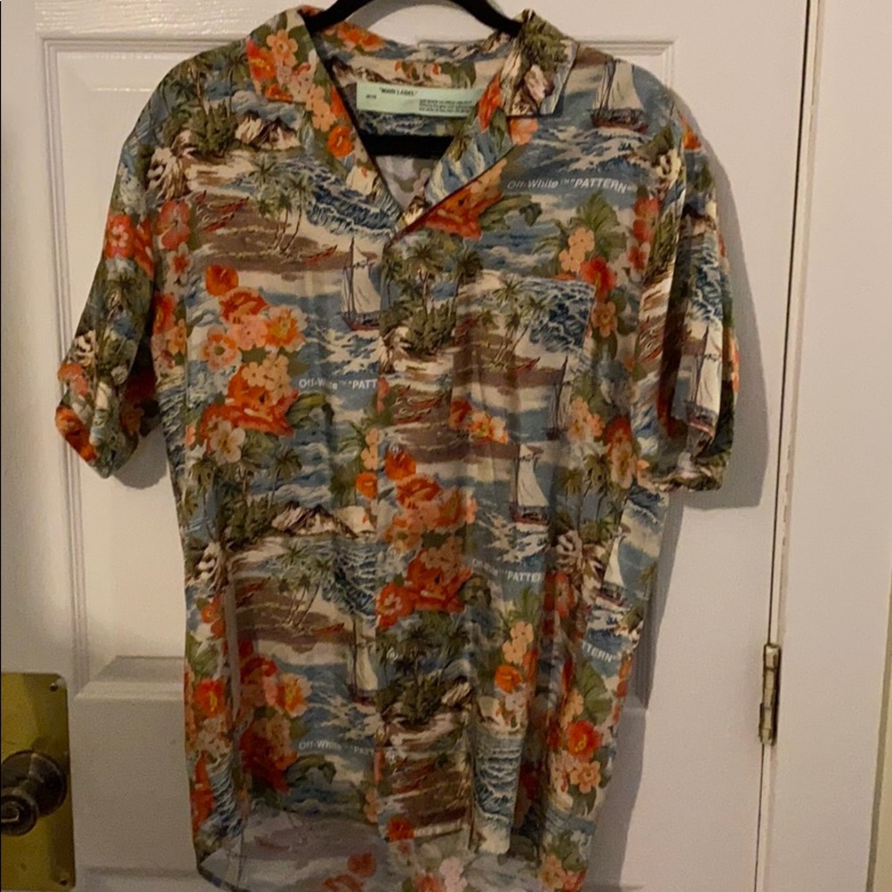 Off-white, original pattern vacation shirt